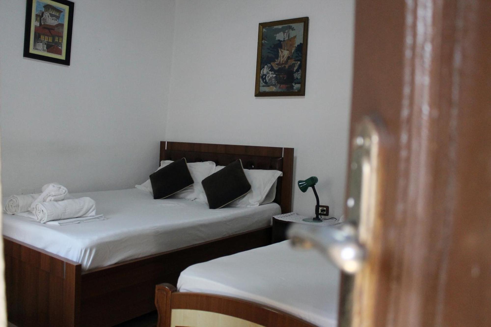 Tomor Shehu Guest House Berat Buitenkant foto