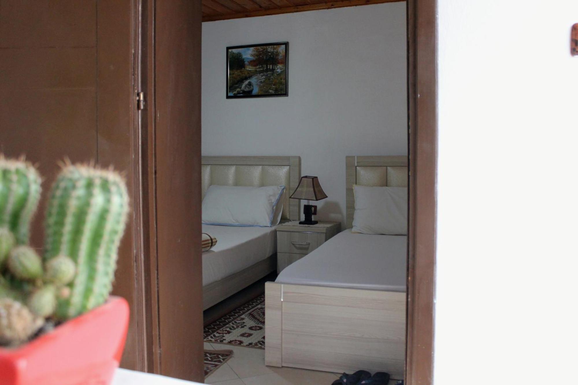 Tomor Shehu Guest House Berat Buitenkant foto