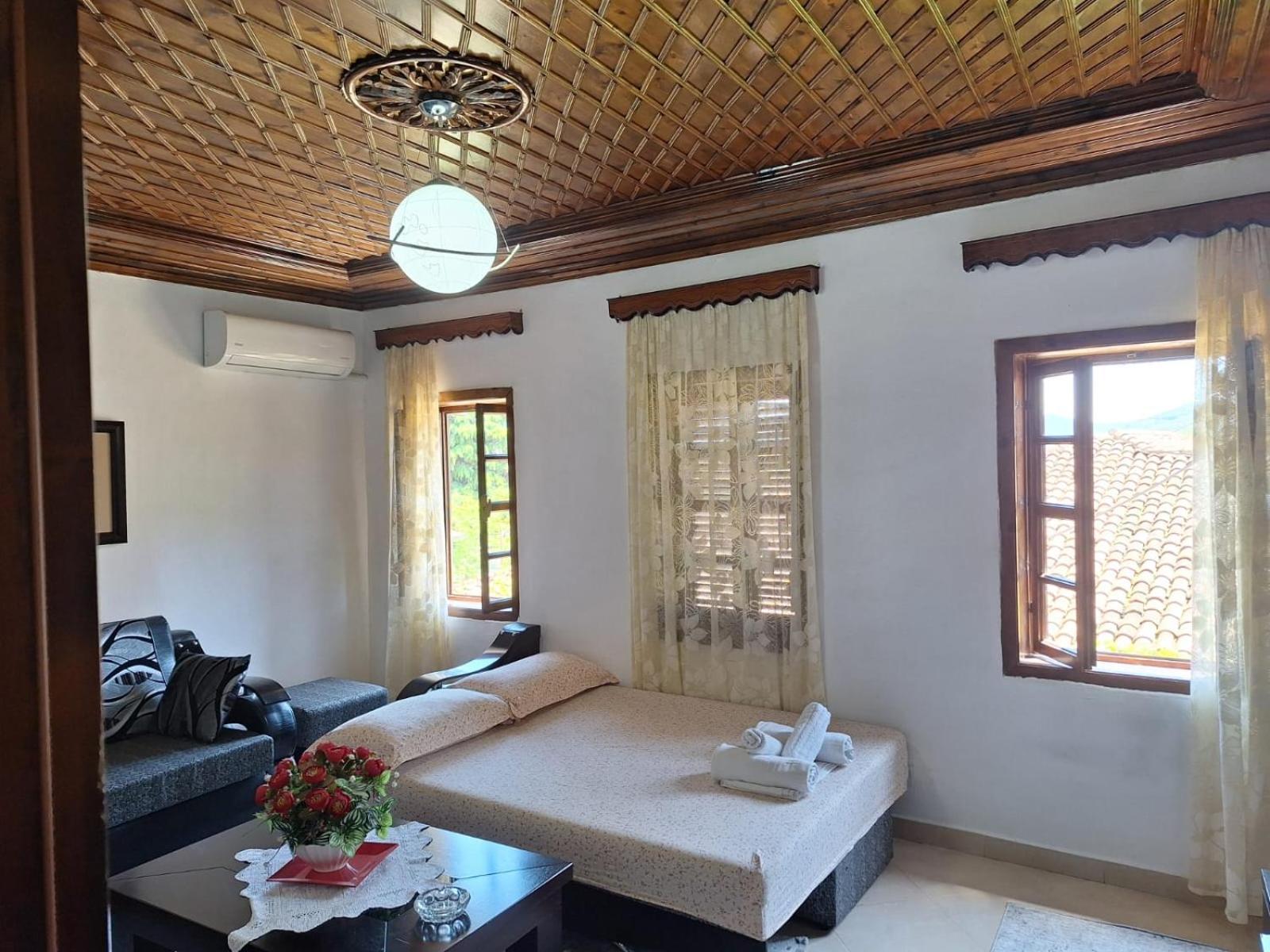 Tomor Shehu Guest House Berat Buitenkant foto