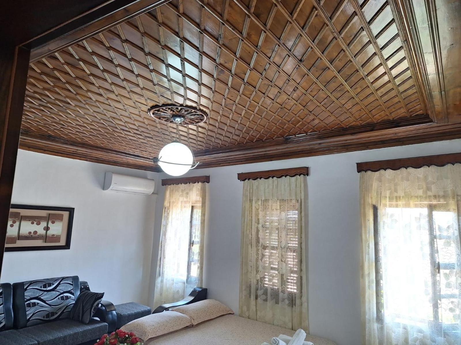 Tomor Shehu Guest House Berat Buitenkant foto