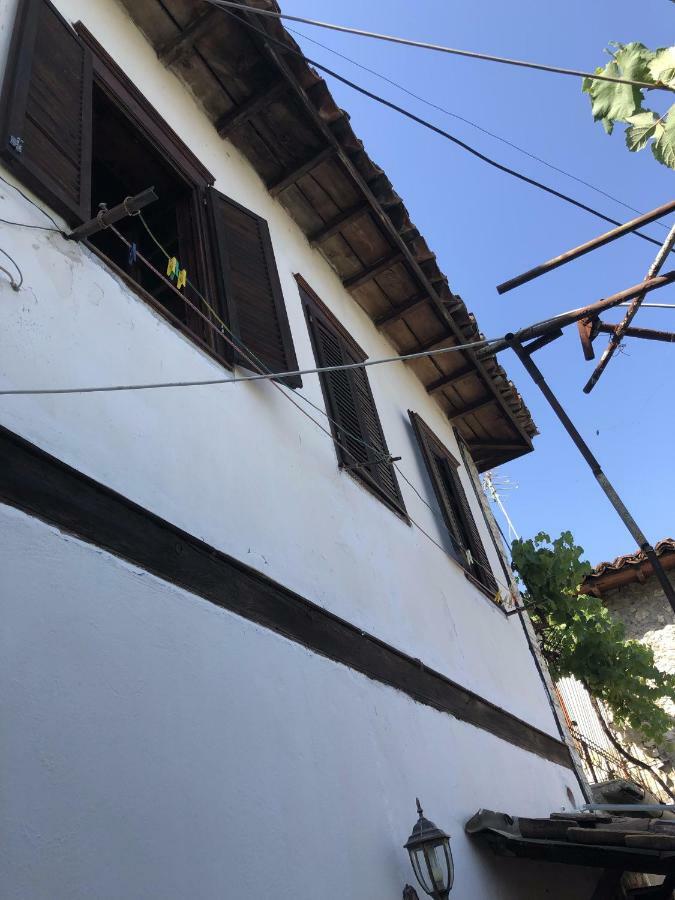 Tomor Shehu Guest House Berat Buitenkant foto